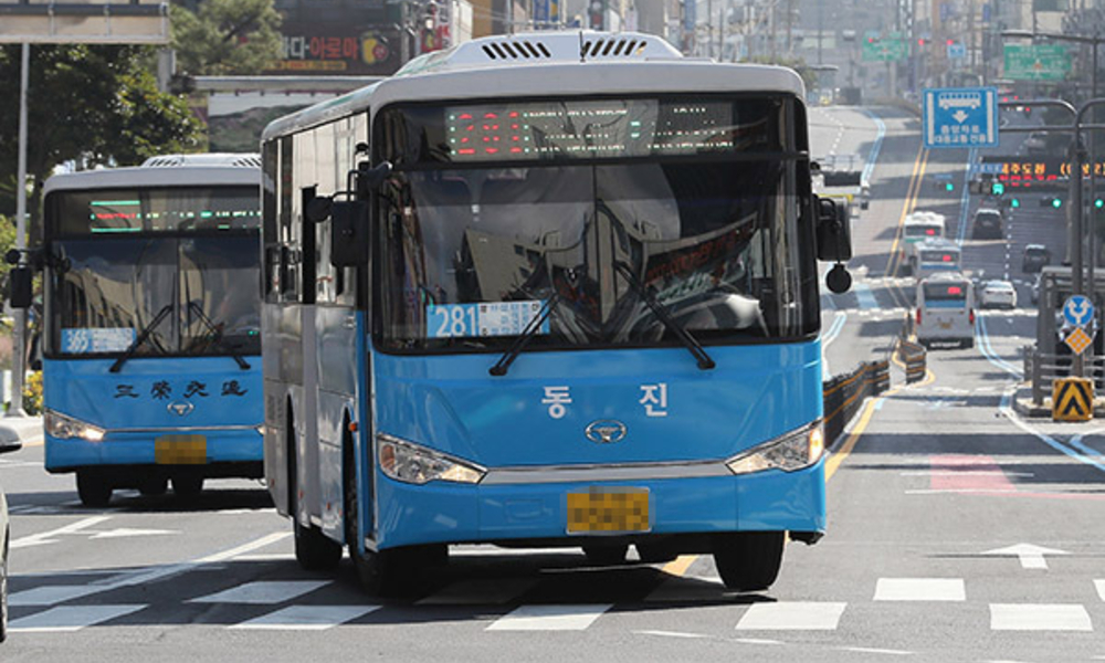 "출근 버스 사라져 난감" ... '역주행'하는 버스 정책에 불만 폭주