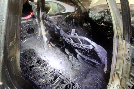 완전히 불에 타버린 차량 내부.