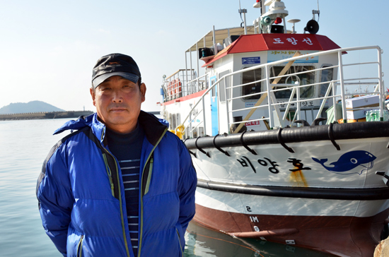 임태종씨와 지난해 11월 도입된 비양호(2세). 비양호는 평소 한림항에 정박하고 있다.