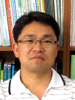 전국 가정위탁지원센터협의회
장에 당선된 강철남 제주 가정위
탁지원센터 소장