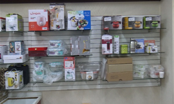 서귀포경찰서는 서귀포시 농촌지역에 '떴다방'을 차리고 8억원 상당의 물품을 판 업자 등 7명을 입건했다