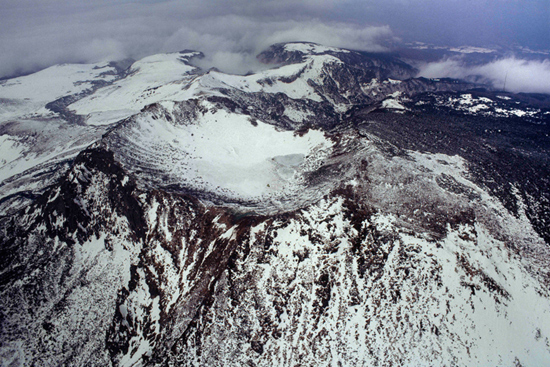 한라산 백록담 설경.