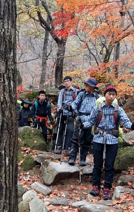 2016년 10월 28일 오현고 산악부와 오현등고회, 한오름회가 설악산 등반에 나섰다.
