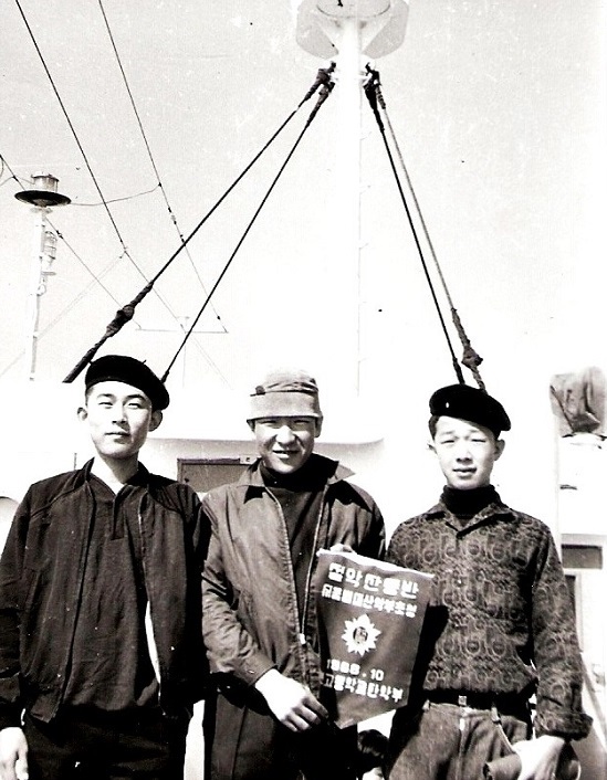 1968년 10월 서울법대 산악부의 초청을 받고 설악산을 등반하기 위해 오현고 산악부원들이 목포행 배에 올랐다.